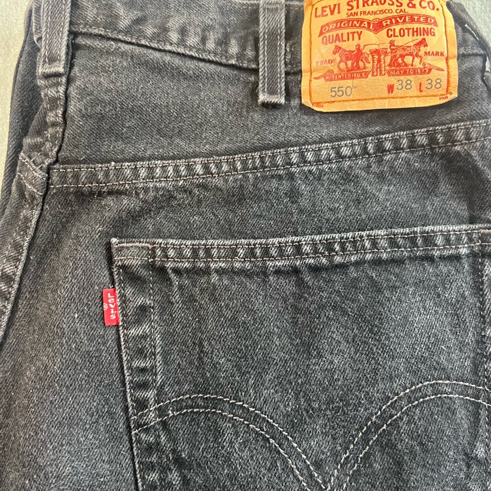 Levi's Men's Charcoal Relaxed Jeans - Picture 3 of 7